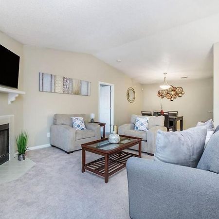 Charming Apartment With Wi-Fi Charlotte Bagian luar foto
