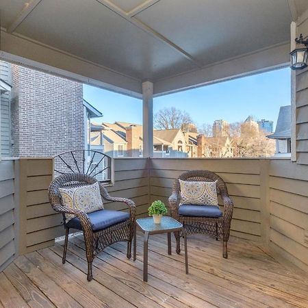 Charming Apartment With Wi-Fi Charlotte Bagian luar foto